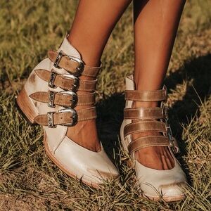 OG Freebird Scarlett Boots Beige Multi